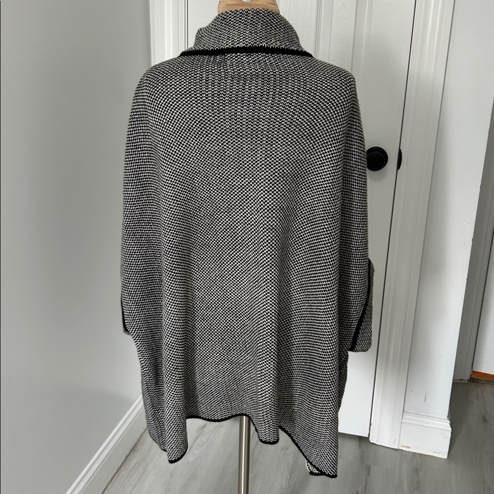 Cejon Bird’s Eye Riding Cape - Picture 4 of 9